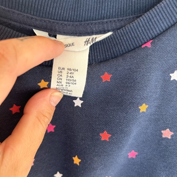 H&M star print sweatshirt. - Picture 2 of 2
